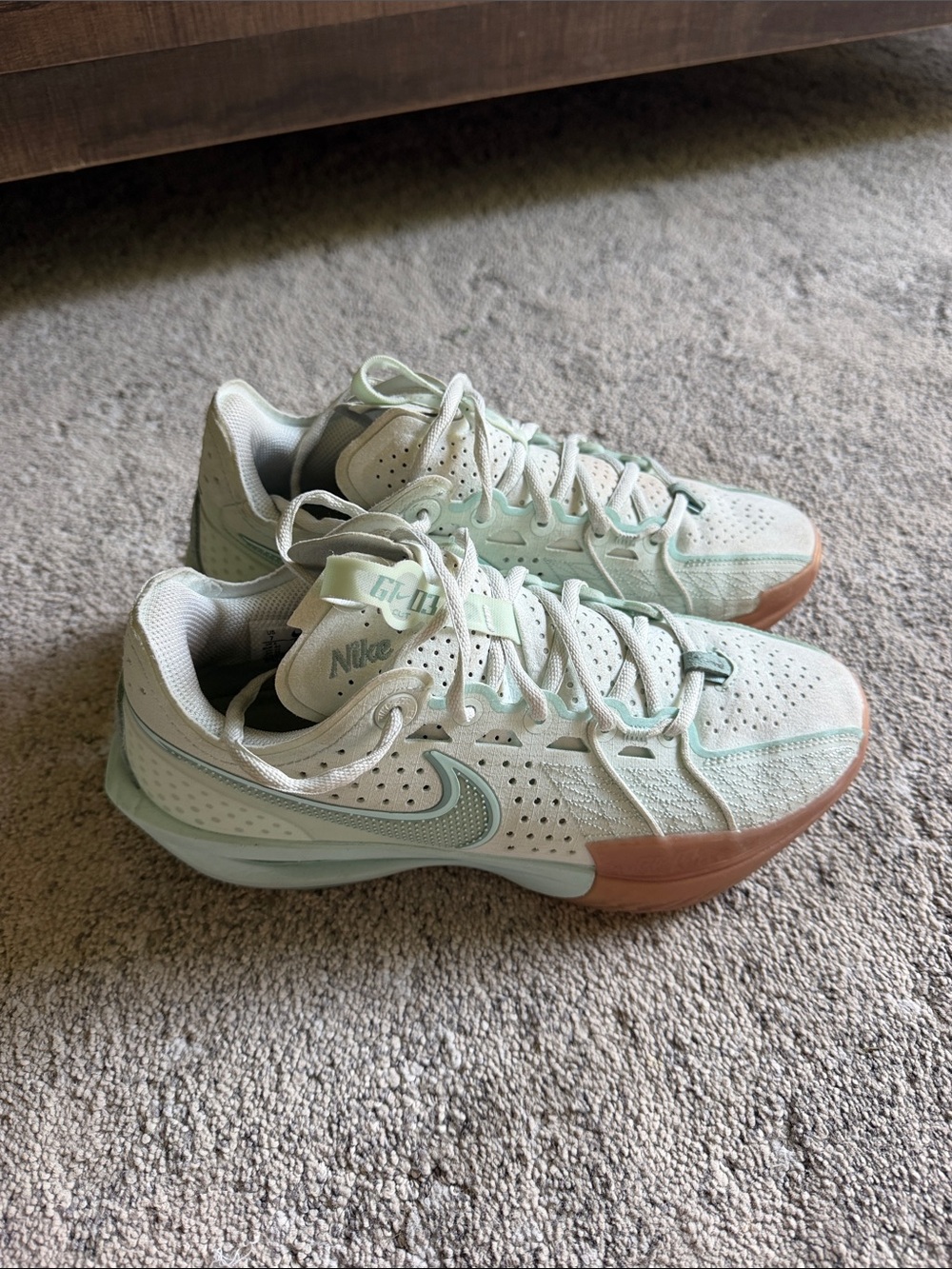 Nike Women’s GT Cut 3 sneakers in barely green jade ice Mens size 7, women’s 8.5